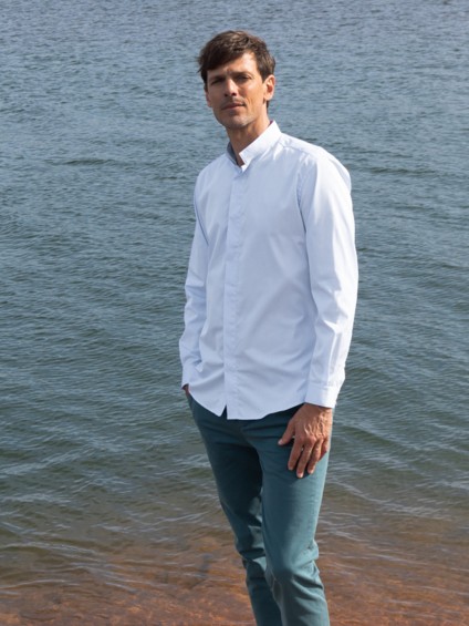 Chemise infroissable col inversé bleu ciel