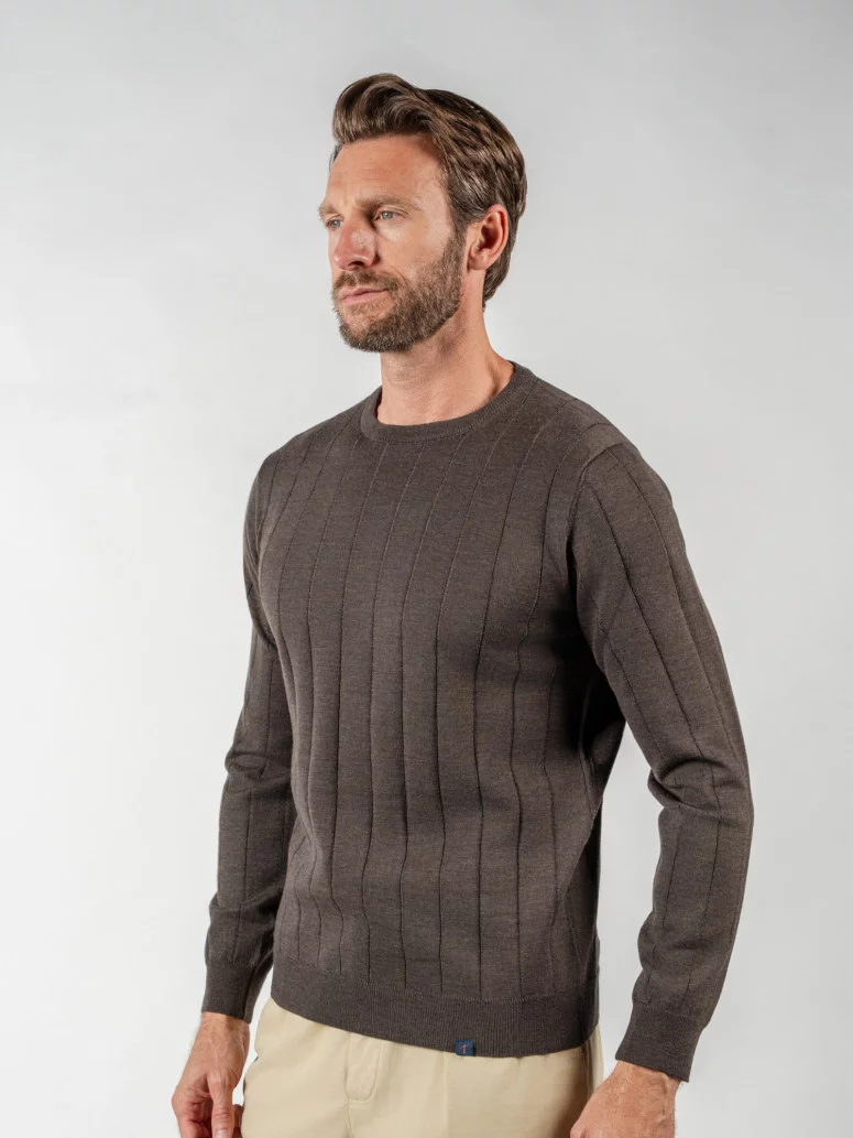 Pull col rond à côtes gris poivre