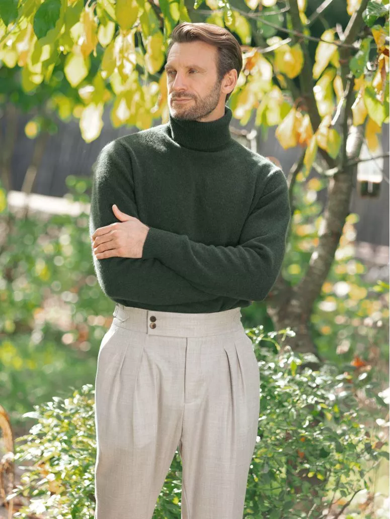 Pull col roulé en laine vert forêt