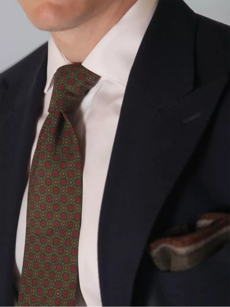 Cravate en laine verte à motifs rétro