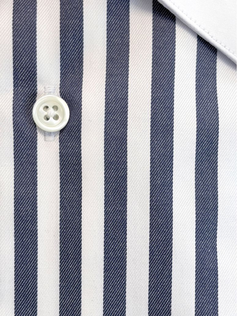 Chemise col français à rayures bleu marine avec poignets mousquetaires