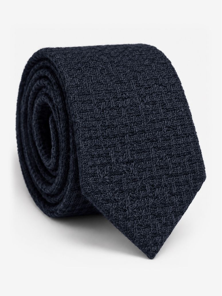 Cravate en laine nattée bleu marine