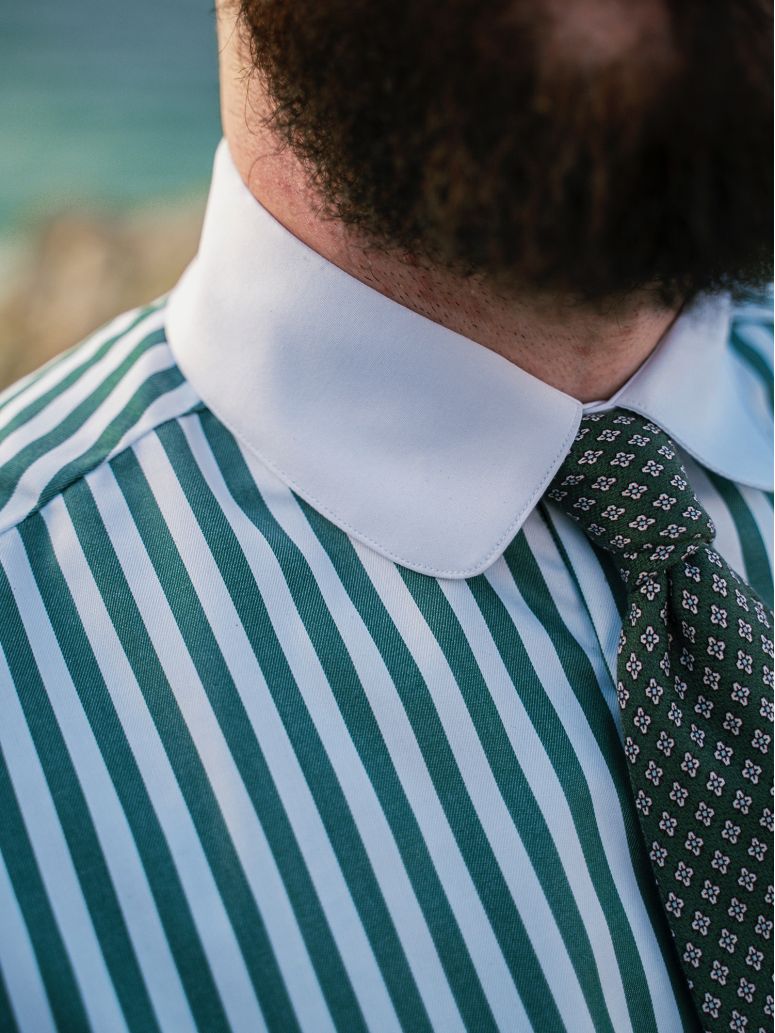 Chemise col rond à rayures vertes