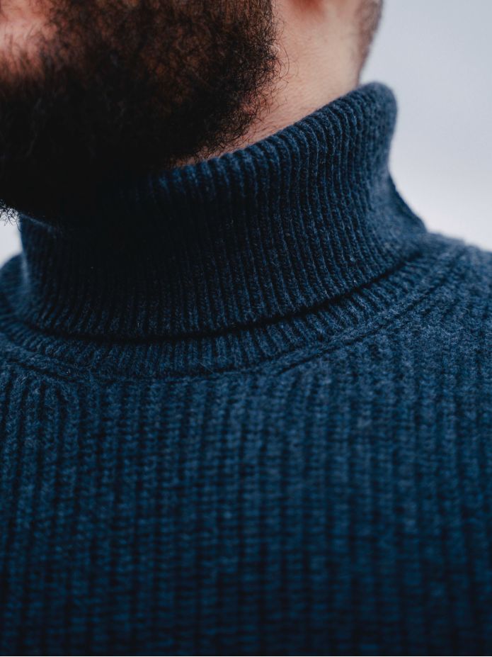 Pull col roulé bleu Adam