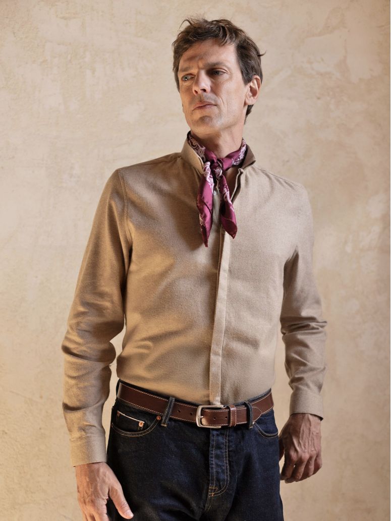 Chemise col inversé en flanelle beige