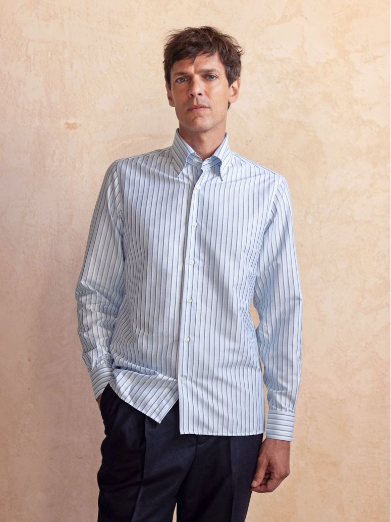 Chemise col américain à rayures bleu ciel et bleu marine