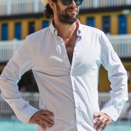 Comment accorder chemise & situation ?