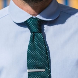 La Chemise col rond (club) : retro et raffinée