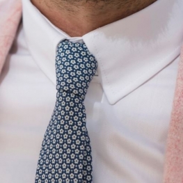 La Chemise col anglais: l'élégance british